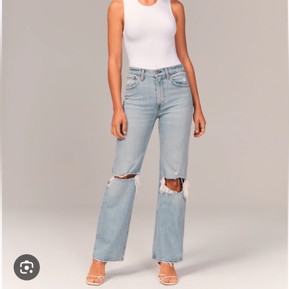 Abercrombie & Fitch Women's Light Blue Distressed Jeans